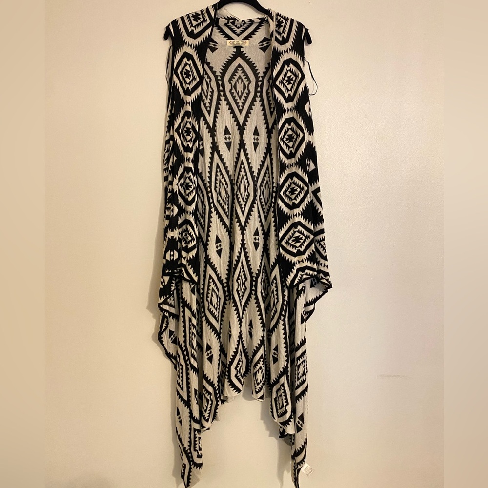 Pink Rose Black and White Geometric Print Open Front Duster